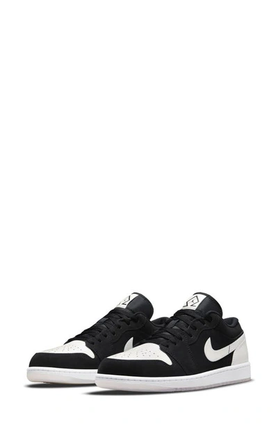 Jordan Nike Air  1 Low Se Trainer In Black