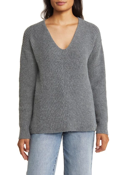 Caslon Directional V-neck Sweater In Grey Dark Heather