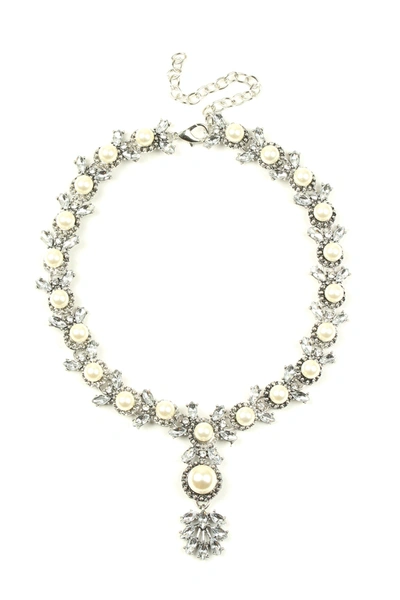Eye Candy La Caspar Statement Necklace In White