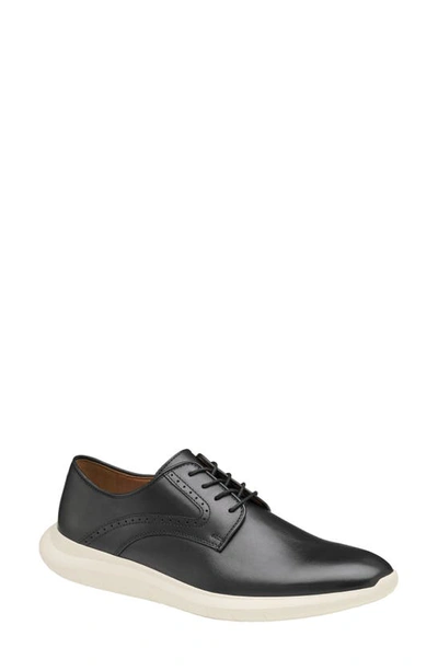 Johnston & Murphy Hennings Plain Toe Derby In Black/ White Full Grain