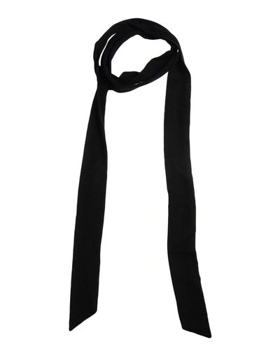 Chloé 装饰领与围巾 In Black