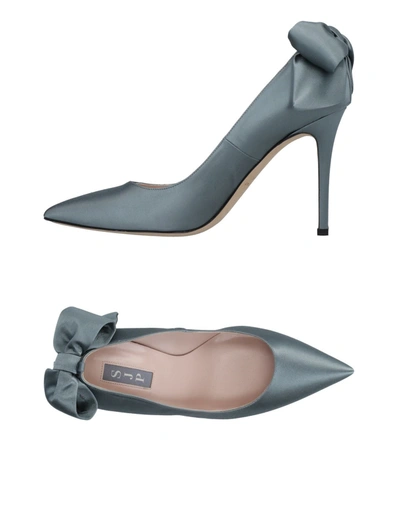 Sjp By Sarah Jessica Parker Pumps In Grey