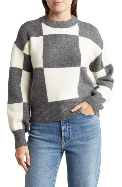 Love By Design Ellen Checkerboard Pullover In Heather Grey/ Antique