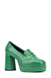 Fashion To Figure Madelyn Croc Embossed Platform Loafer Pump In Green Croc