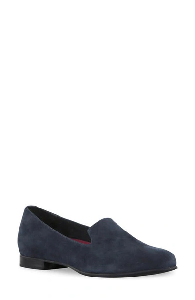 Munro Elena Flat In Dark Navy