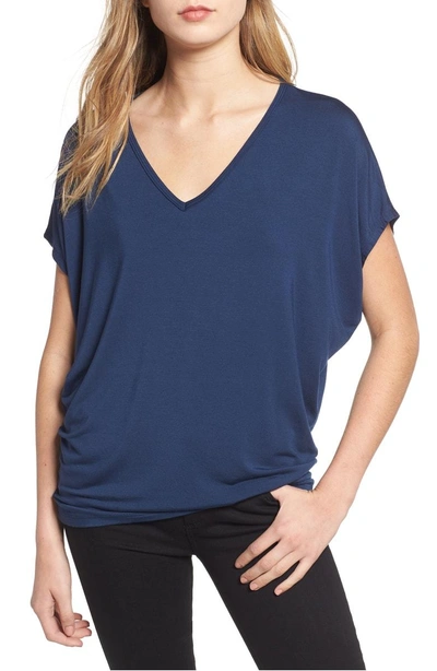 Amour Vert 'mayr' V-neck Tee In Navy