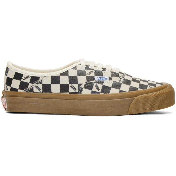 vans lace up checkerboard