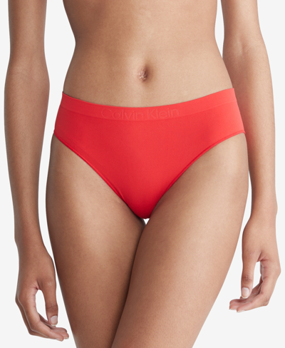 Calvin Klein Women's Bonded Flex Mid-rise Thong Underwear Qd3958 In Rouge