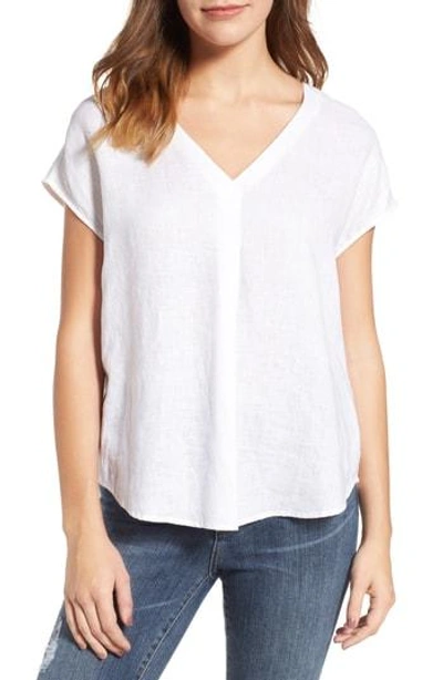 Two By Vince Camuto Linen V-neck Blouse In Ultra White