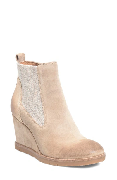 Söfft Monica Wedge Chelsea Boot In Barley Suede