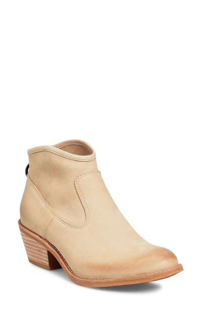 Söfft Aisley Bootie In Lenox Tan