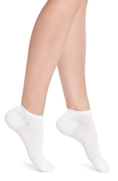 Item M6 Low-cut Socks In White