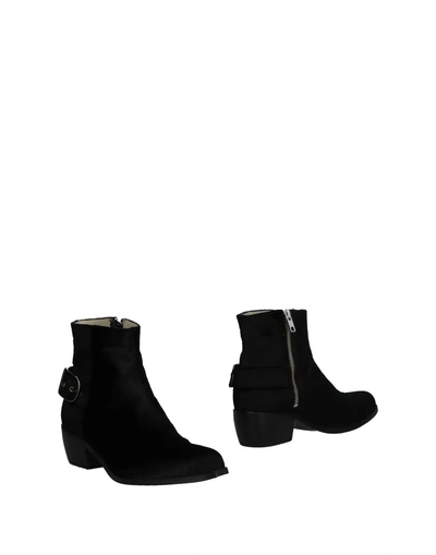 Ouigal Ankle Boot In Black