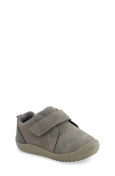 Stride Rite Kids' Tristan Sneaker In Grey