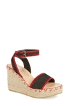 Matisse Frenchie Wedge Sandal In Black Fabric