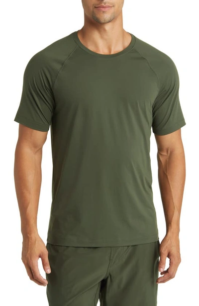 Rhone Reign Athletic Short Sleeve T-shirt In Duffel Bag Green
