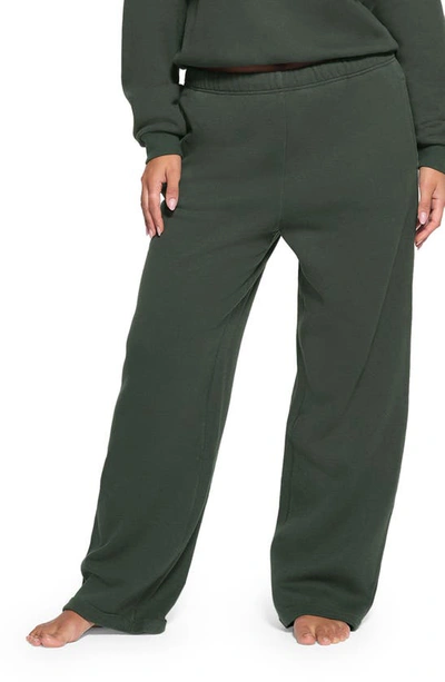 Skims Cotton Blend Fleece Straight Leg Sweatpants In Spruce