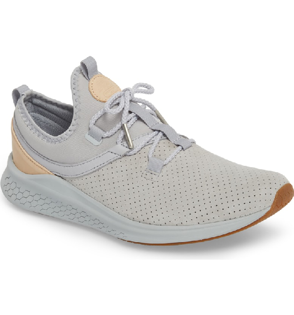 new balance lazr luxe