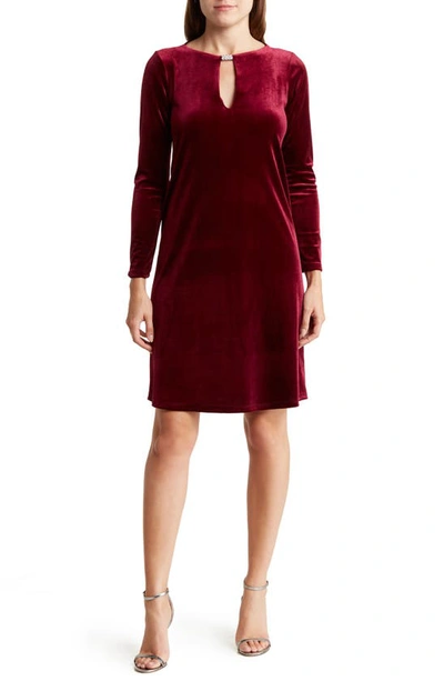 Marina Embellished Keyhole Long Sleeve Dress In Wine