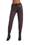 Bella Dahl Chelsea Faux Leather Joggers In Rich Carob