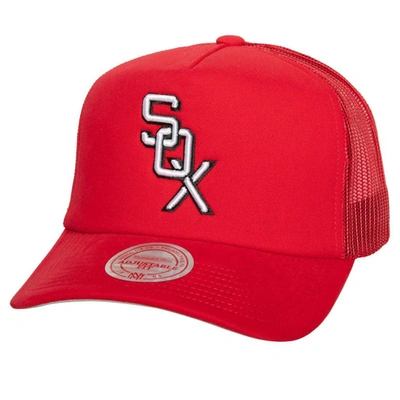 Mitchell & Ness Men's  Red Chicago White Sox Curveball Trucker Snapback Hat