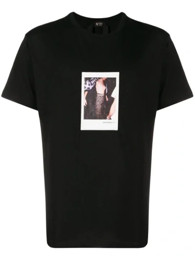 N°21 Photographic Print T In Black