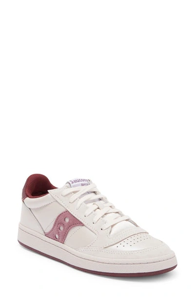Saucony Jazz Court Low Top Sneaker In Plum