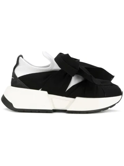 Mm6 Maison Margiela Bow Tie Trainers A In Black