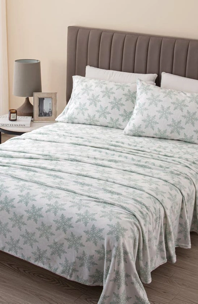 Woven & Weft Printed Plush Velour Sheet Set In Large Snowflake