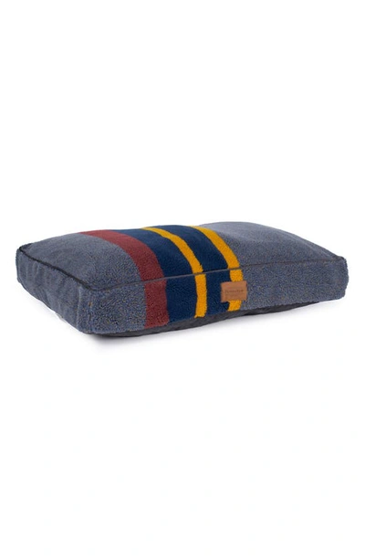 Pendleton Napper Pet Bed In Lake