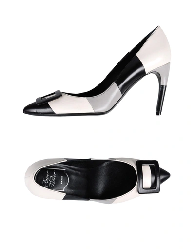 Roger Vivier Pump In White