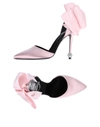 Roger Vivier Pumps In Pink