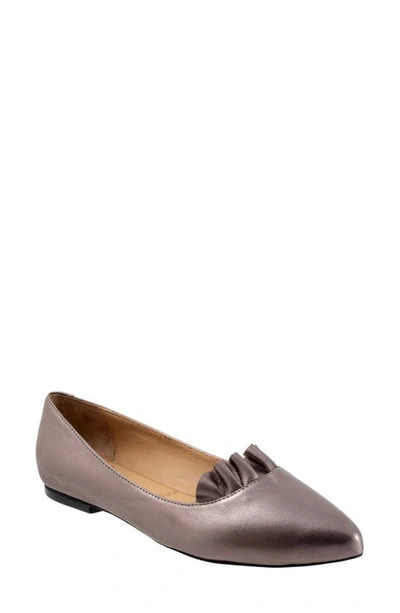 Trotters Elsie Pointed Toe Flat In Pewter