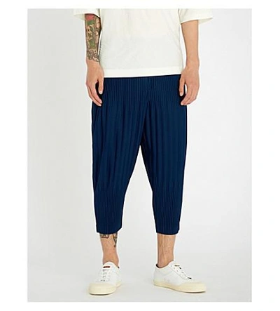 Issey Miyake Relaxed-fit Cropped Pleated Trouser In Blue