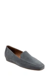 Softwalk Vista Loafer In Smoke