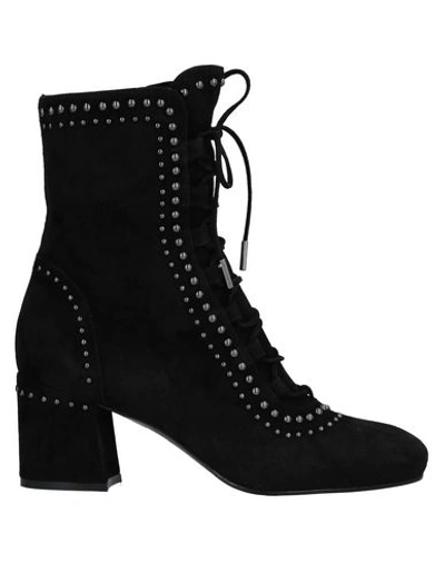 Le Silla Ankle Boots In Black