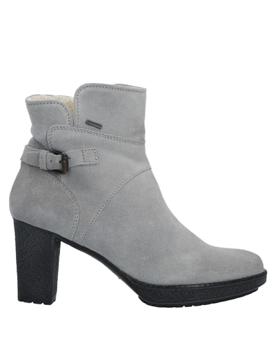 Manas Ankle Boot In Light Grey
