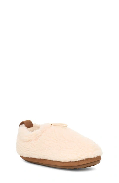 Ugg Kids' Faux Shearling Slipper In Natural / Chestnut