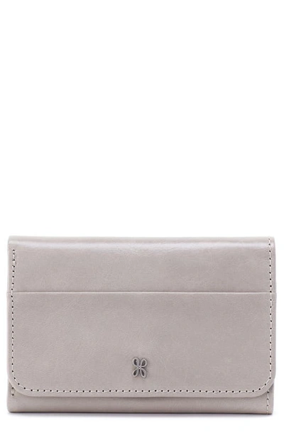 Hobo Jill Leather Trifold Wallet In Light Grey