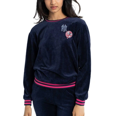 Lusso Womens   Navy New York Yankees Neely Naveen Set