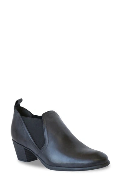 Munro Jessie Bootie In Black Leather