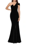 Betsy & Adam One-shoulder Velvet Mermaid Gown In Black