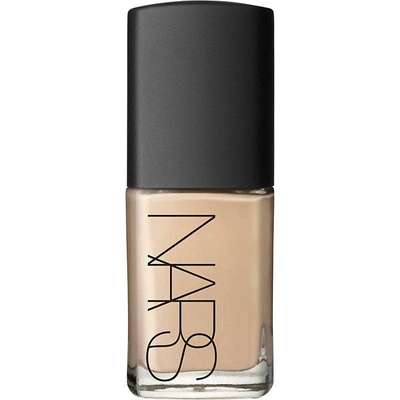 Nars Sheer Glow Foundation In Ceylan