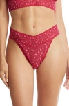 Hanky Panky Leopard Cross Dye Original Rise Thong In Berry Sangria/pink