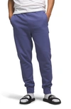 The North Face Heritage Patch Jogger Sweatpants In Cave Blue