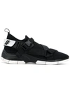 Prada Sneakers Mit Schnalle In Black