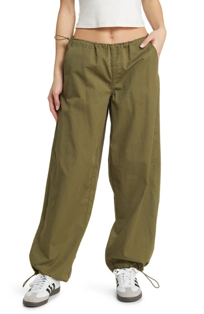 Pacsun Low Rise Parachute Pants In Black Forest Green