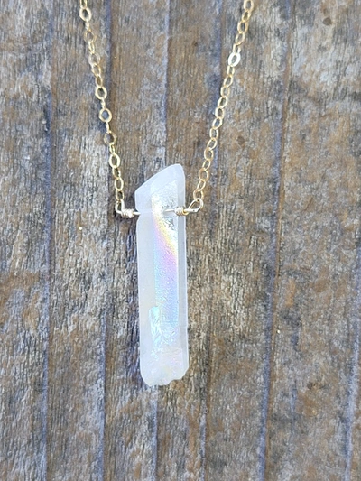 A Blonde And Her Bag Single Raw Rainbow Quartz Crystal Pendant Necklace In Gold
