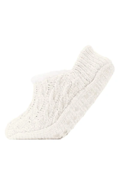 Memoi Cable Chenille Fleece Lined Slipper Socks In Ivory