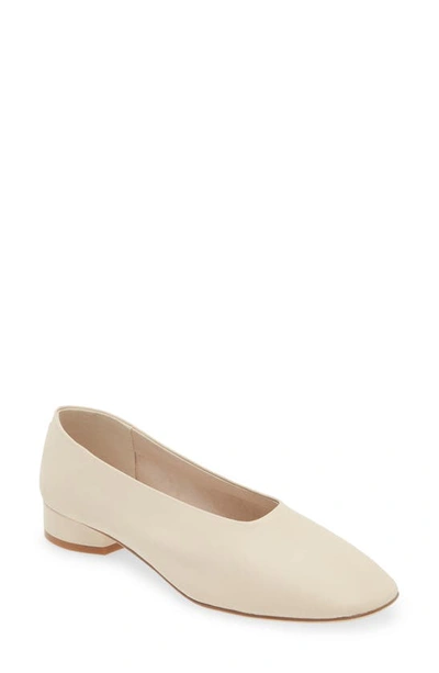 Jeffrey Campbell Trustee Pump In Ivory